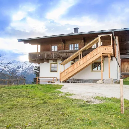 Rauchenbacher Apartments, Apartment